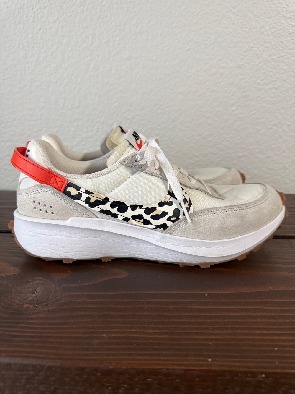 Nike Waffle Debut Women’s 9.5 Leopard Swoosh Cream Orange Sneakers